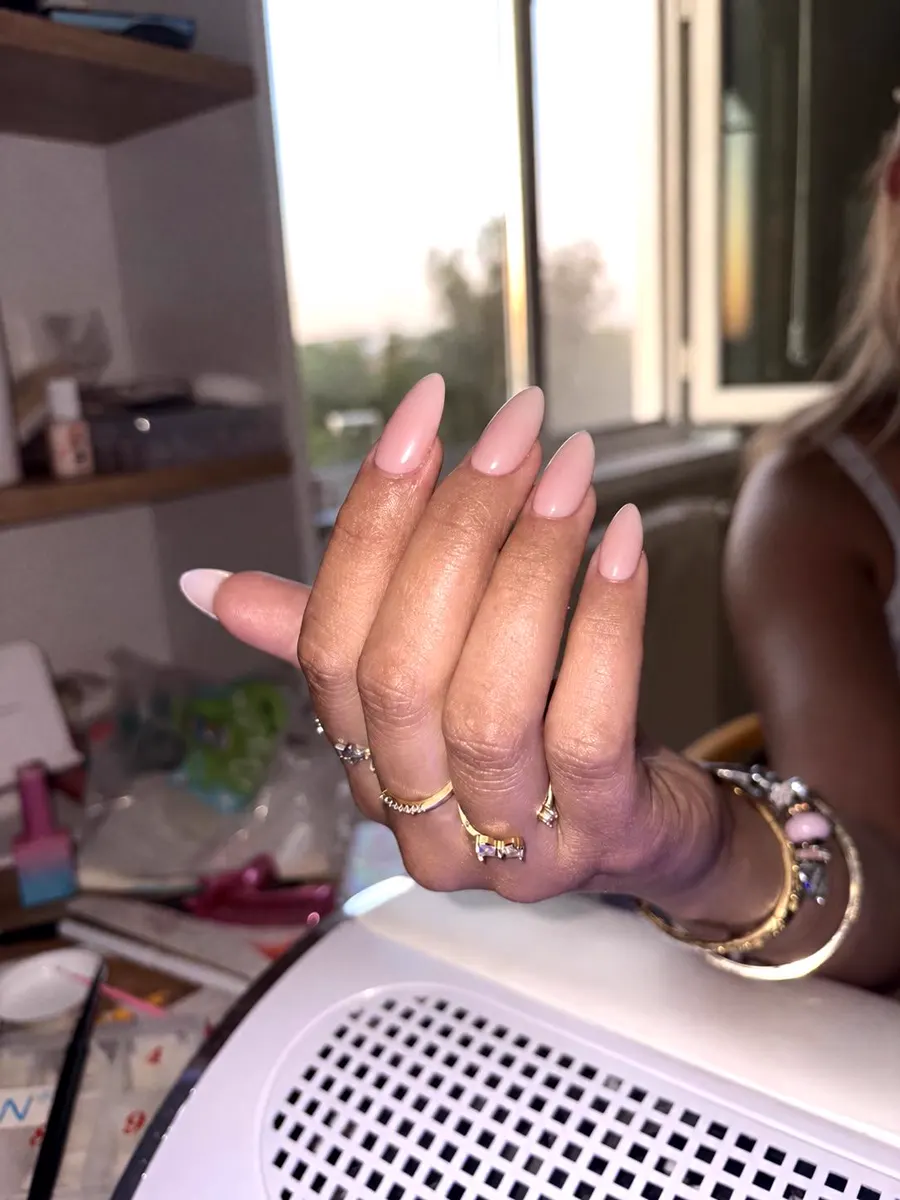 Badem kesim nude pembe protez tırnak